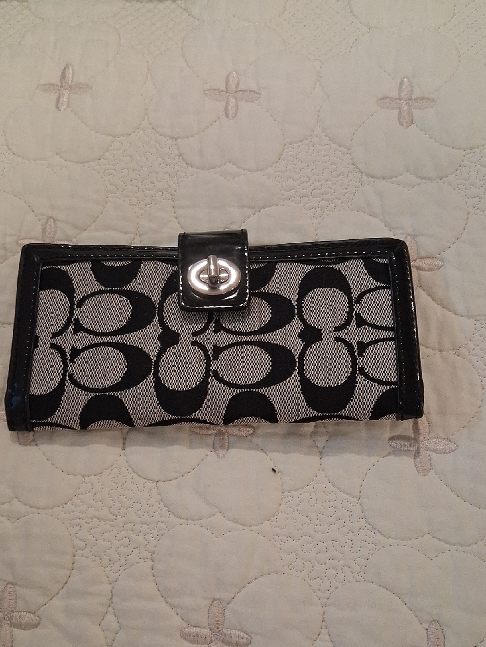 Coach Black Signature Turnlock Clutch Wallet Vintage Very Good Condition